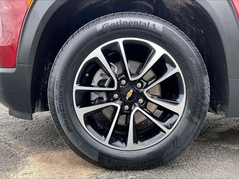 Used 2025 Chevrolet TrailBlazer LT FWD image 9