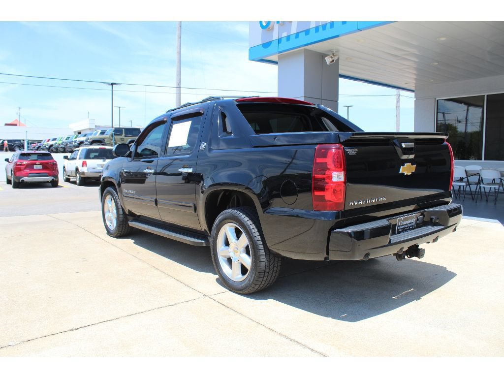Used 2013 Chevrolet Avalanche LT w/ All-Star Edition RWD image 8