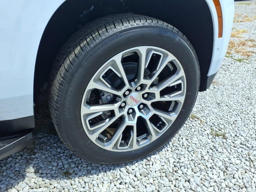 New 2026 GMC Yukon XL Denali w/ Advanced Technology Package AWD/4WD image 9