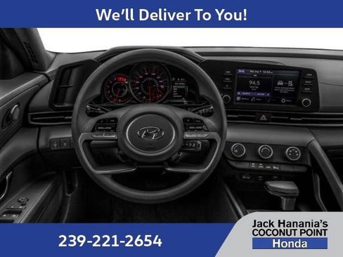 Used 2022 Hyundai Elantra SE FWD image 10