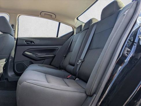 Used 2024 Nissan Altima 2.5 SV FWD image 18