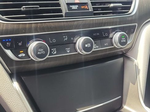 Used 2019 Honda Accord Touring image 19