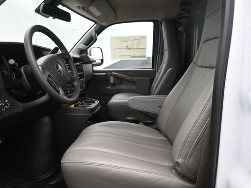 New 2025 GMC Savana 2500 w/ Driver Convenience Package RWD image 10