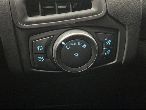 Used 2018 Ford Focus SEL w/ Cold Weather Package FWD image 28
