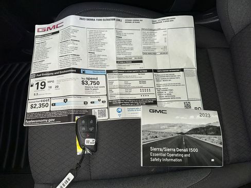 Used 2023 GMC Sierra 1500 Elevation image 16