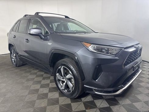 Used 2021 Toyota RAV4 SE image 1