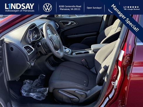 Used 2015 Chrysler 200 Limited image 10