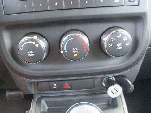 Used 2010 Jeep Patriot Sport FWD image 16