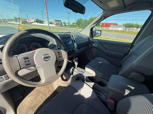 Used 2011 Nissan Frontier SV w/ SV Premium Utility Pkg RWD image 14