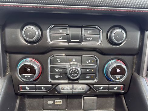 Used 2022 Chevrolet Suburban RST w/ Sport Performance Package AWD/4WD image 20