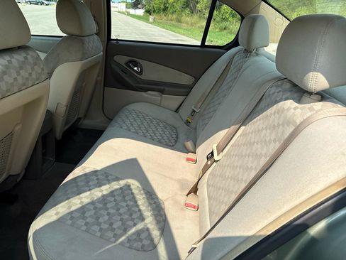Used 2005 Chevrolet Malibu LS w/ Preferred Equipment Group FWD image 16