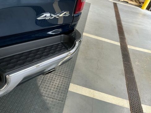 Used 2022 RAM 1500 Laramie AWD/4WD image 5