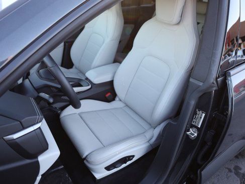 Used 2025 Porsche Macan 4 Electric image 25