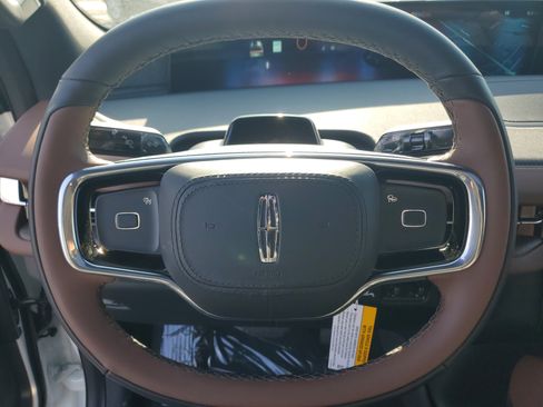 New 2026 Lincoln Navigator Reserve image 16