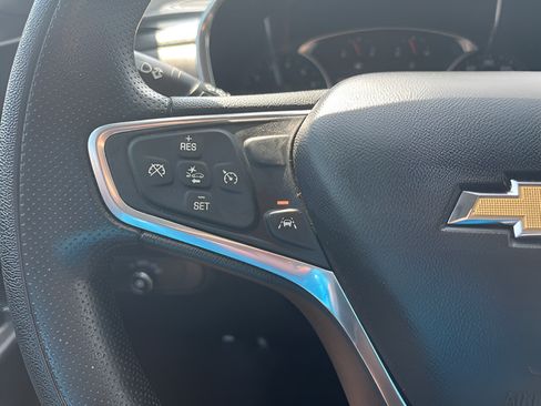 Used 2022 Chevrolet Equinox LT FWD image 19