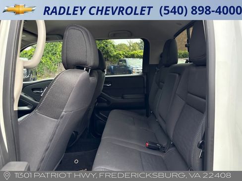 Used 2024 Nissan Frontier SV w/ SV Convenience Package image 21