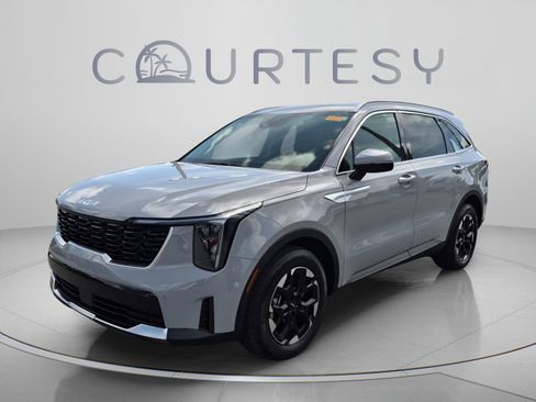 Certified 2025 Kia Sorento S FWD image 1