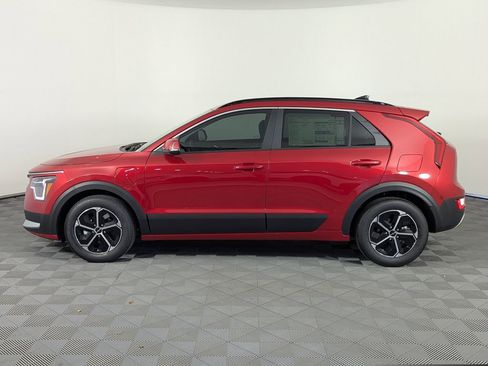 New 2025 Kia Niro EX w/ EX Cold Weather Package image 4