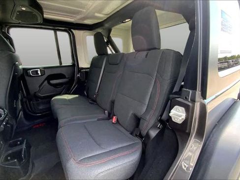 Certified 2024 Jeep Wrangler Unlimited Rubicon AWD/4WD image 19