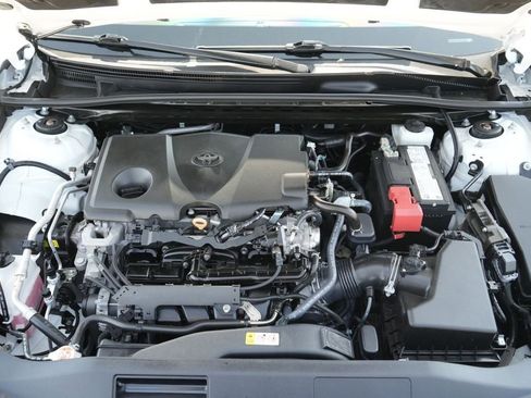Used 2023 Toyota Camry SE w/ Cold Weather Package FWD image 20