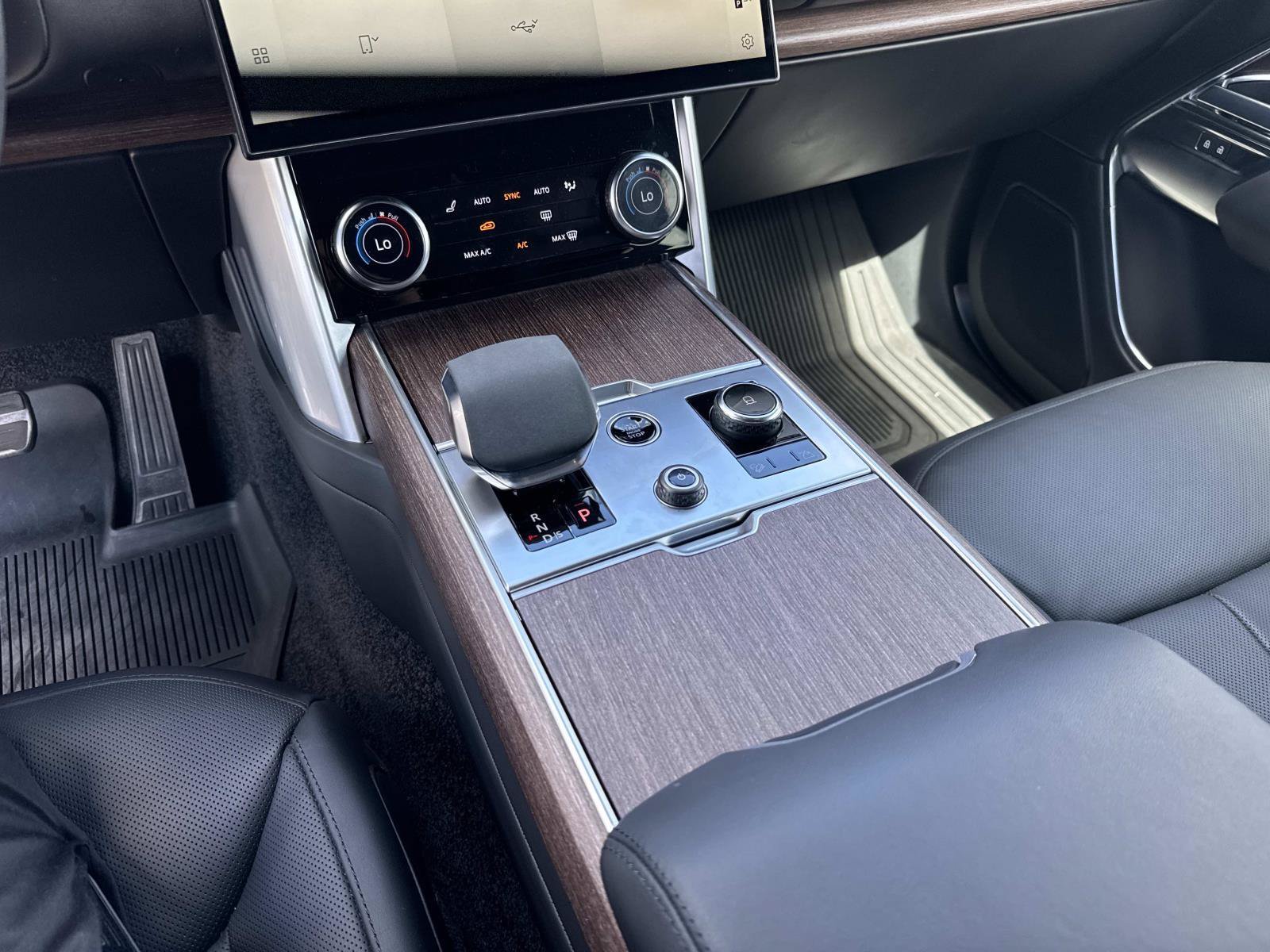 Used 2023 Land Rover Range Rover SE AWD/4WD image 27