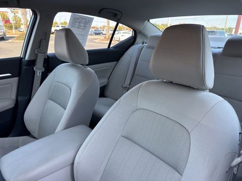 Certified 2022 Nissan Altima 2.5 SV image 11