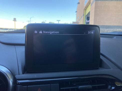 Used 2022 MAZDA MX-5 Miata Grand Touring w/ Weather Package image 26