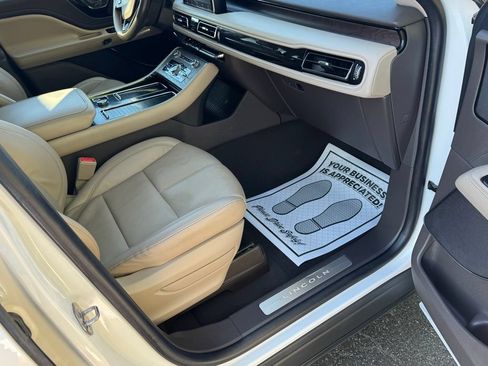 Used 2022 Lincoln Aviator Reserve w/ Class IV Trailer Tow Package AWD/4WD image 13