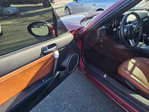 Used 2008 MAZDA MX-5 Miata Grand Touring image 39