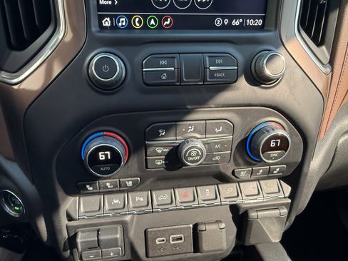 Used 2022 Chevrolet Silverado 1500 High Country image 29