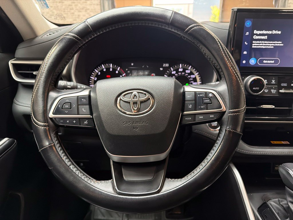 Used 2023 Toyota Highlander XLE FWD image 21