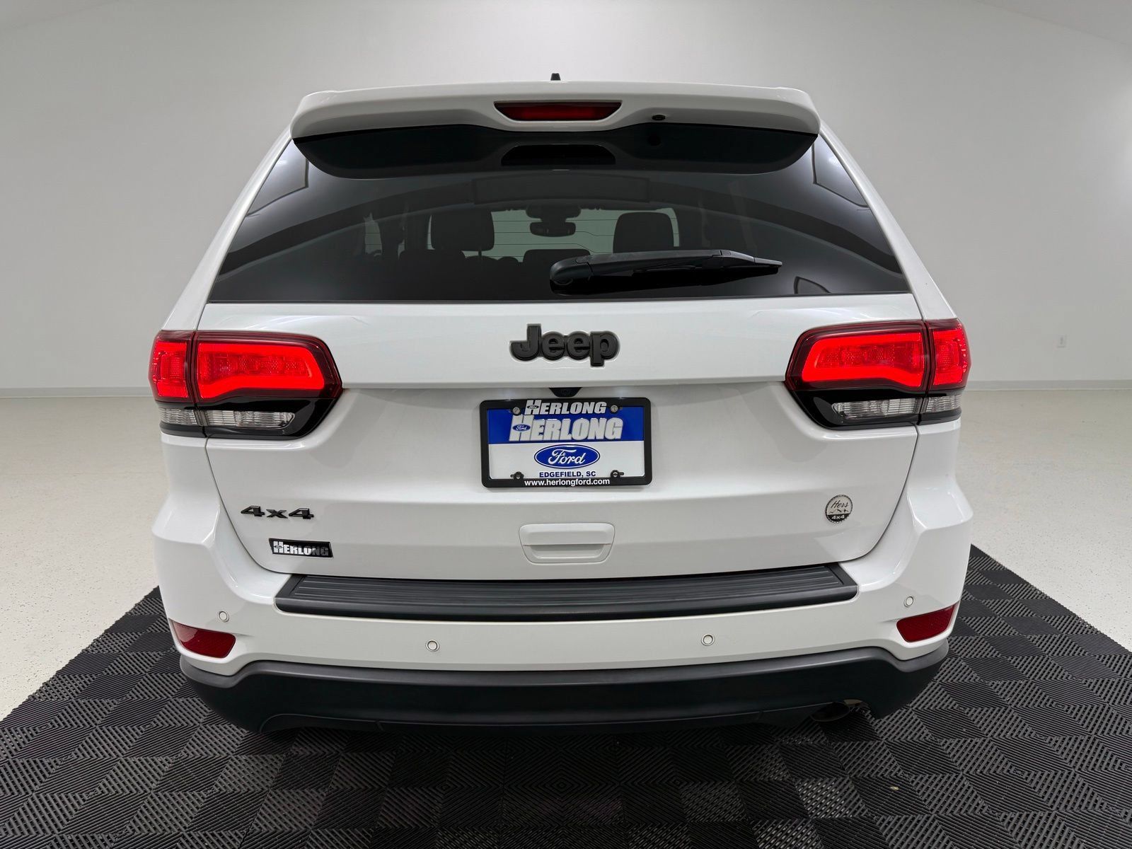 Used 2021 Jeep Grand Cherokee Freedom Edition AWD/4WD image 6