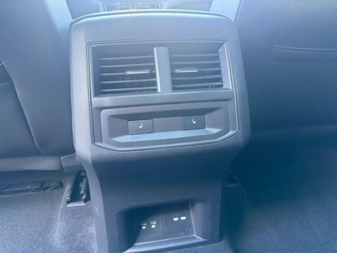 Used 2023 Volkswagen Atlas Cross Sport SEL Premium R-Line AWD/4WD image 28