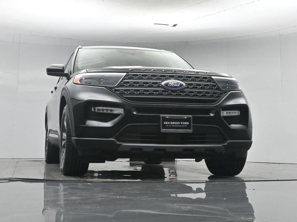 Certified 2023 Ford Explorer XLT w/ Equipment Group 202A RWD image 54