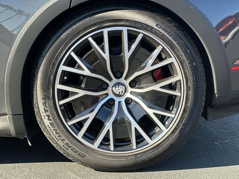 Used 2023 Porsche Taycan 4S image 8