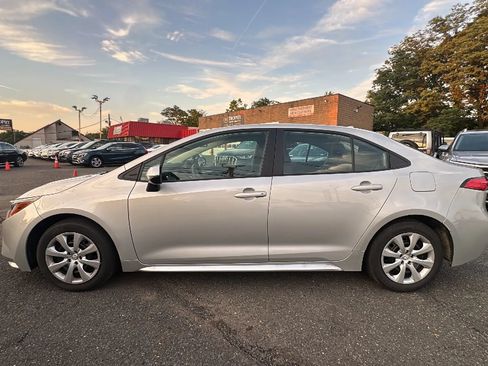 Used 2024 Toyota Corolla LE FWD image 8