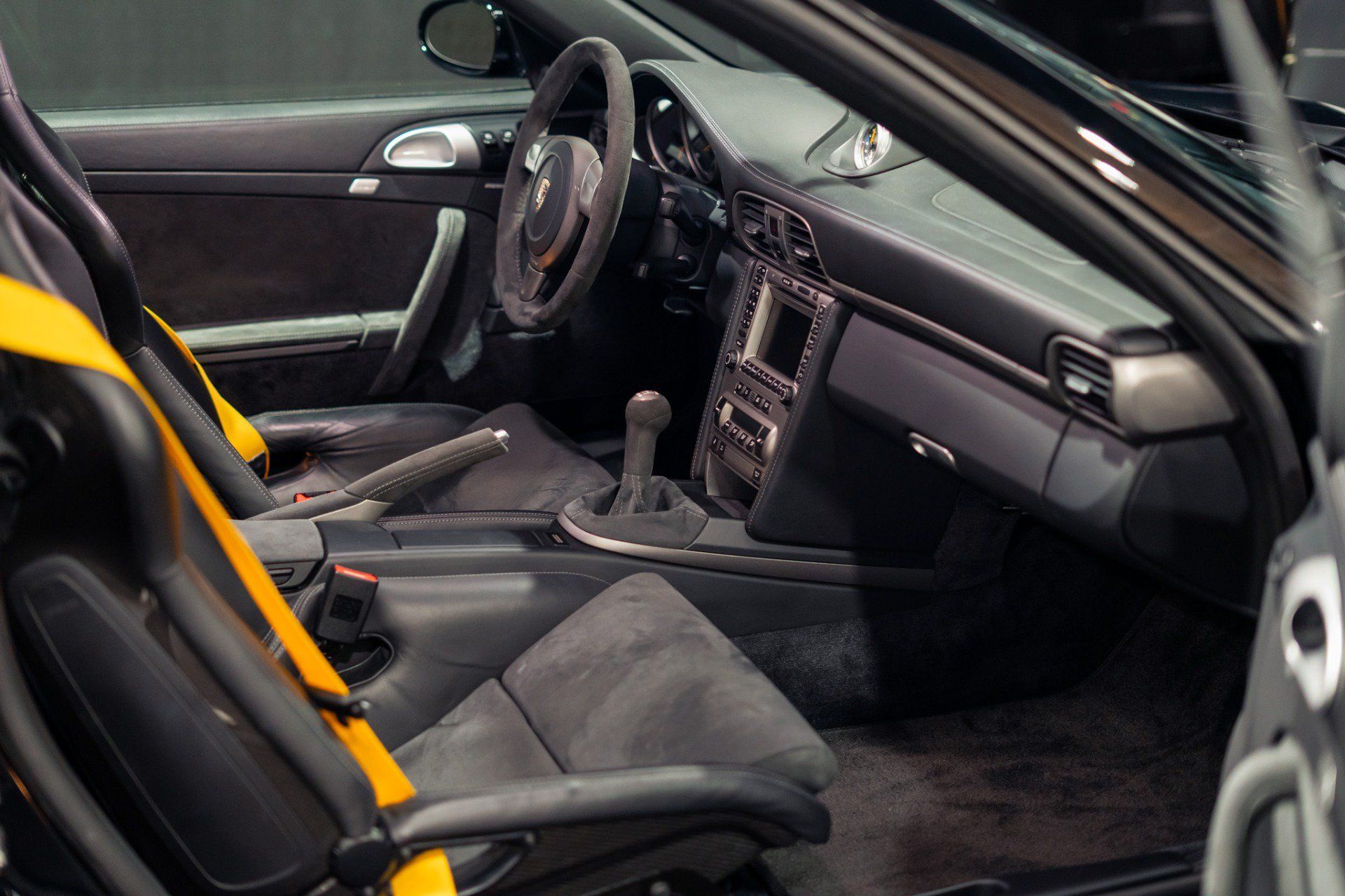 Used 2008 Porsche 911 GT2 RWD image 2