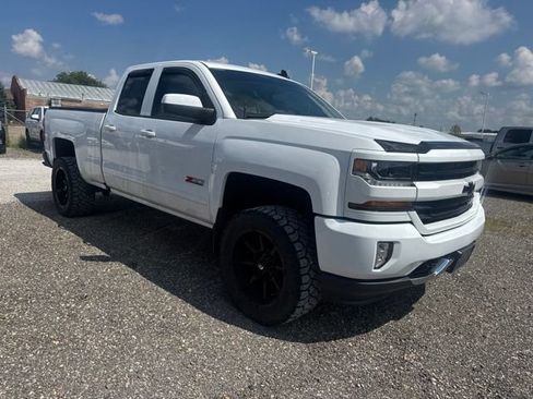 Used 2018 Chevrolet Silverado 1500 LT w/ Rally 2 Edition AWD/4WD image 2