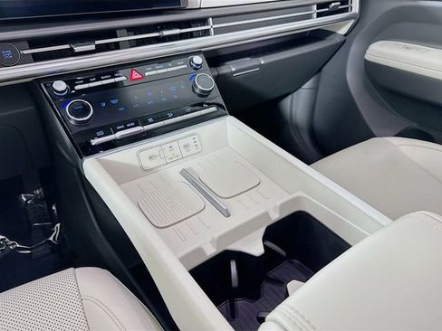 Certified 2025 Hyundai Santa Fe SEL image 24