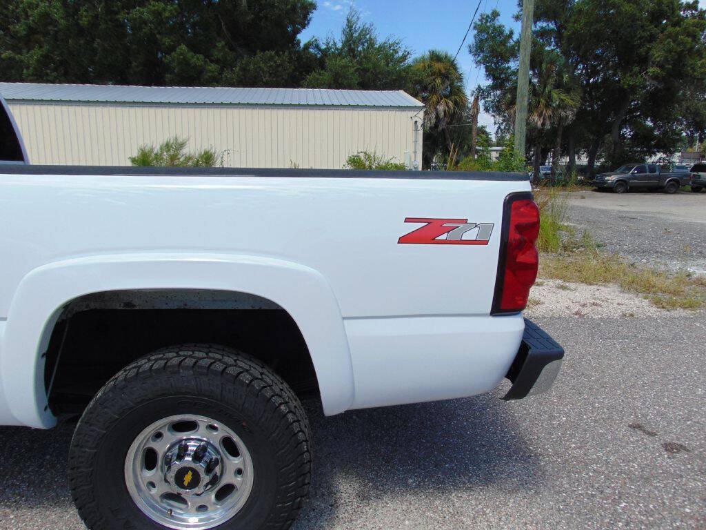 Used 2004 Chevrolet Silverado 2500 LS w/ Snow Plow Prep Package AWD/4WD image 5
