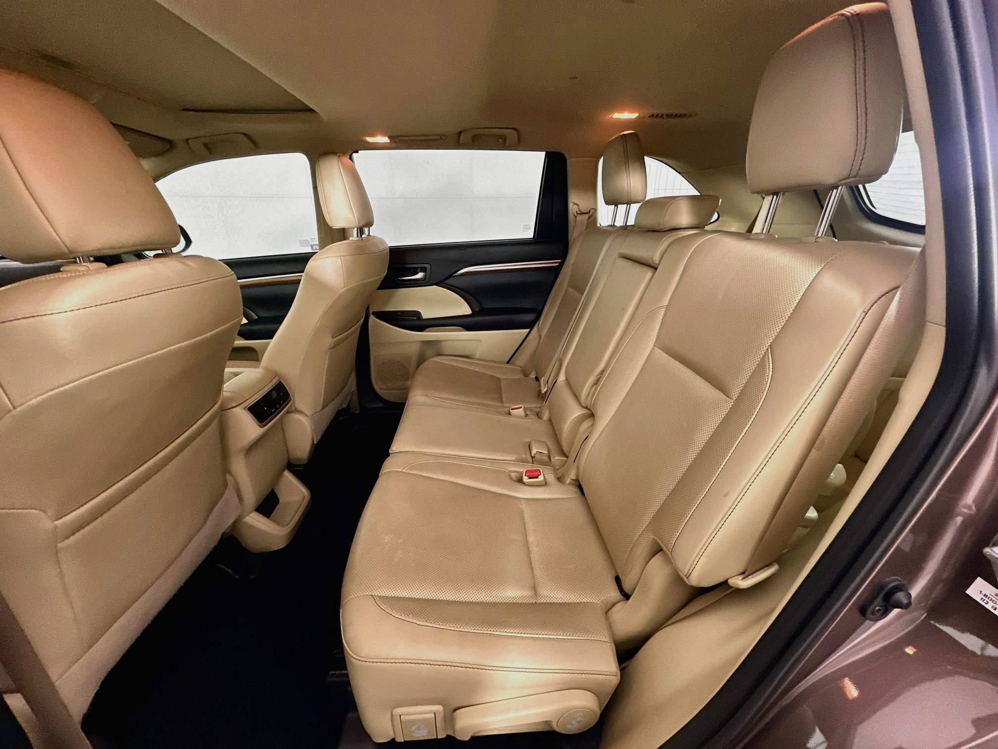 Used 2019 Toyota Highlander Limited AWD/4WD image 30