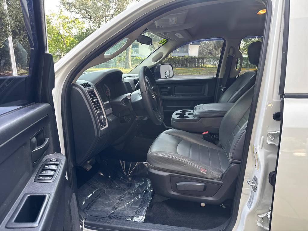 Used 2016 RAM 2500 Tradesman w/ Chrome Appearance Group RWD image 9