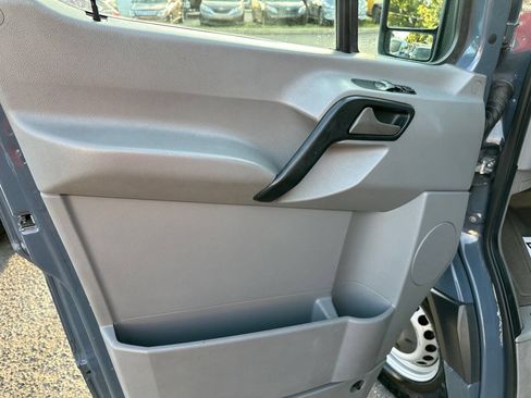 Used 2018 Mercedes-Benz Sprinter 2500 image 12