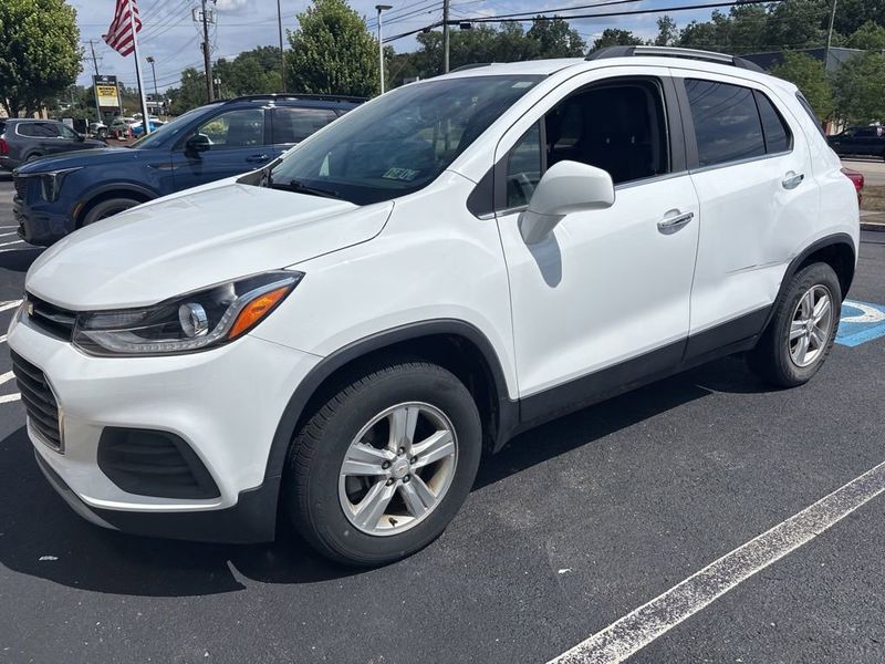 Used 2019 Chevrolet Trax LT w/ LT Convenience Package image 1