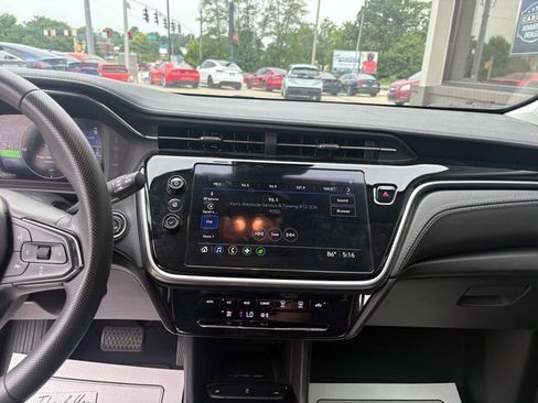 Used 2023 Chevrolet Bolt EUV LT FWD image 24