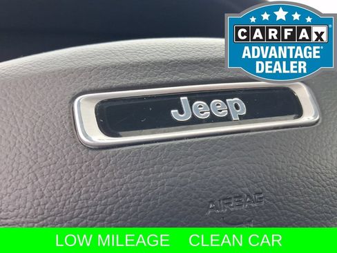Used 2023 Jeep Grand Cherokee Altitude AWD/4WD image 29