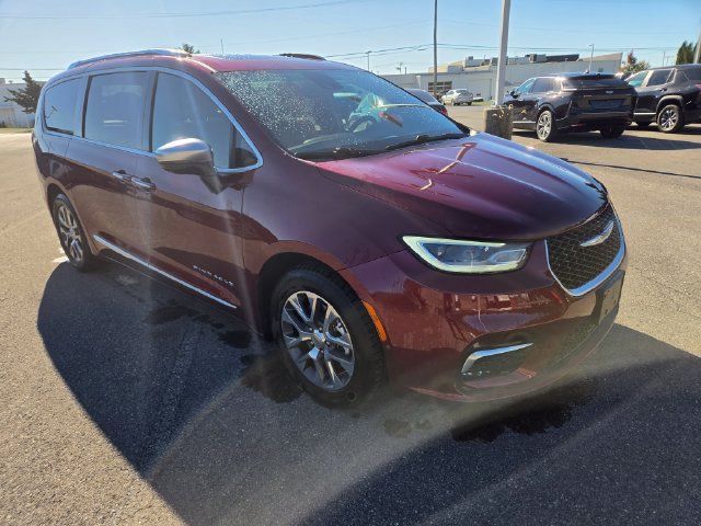 Used 2023 Chrysler Pacifica Pinnacle FWD image 20