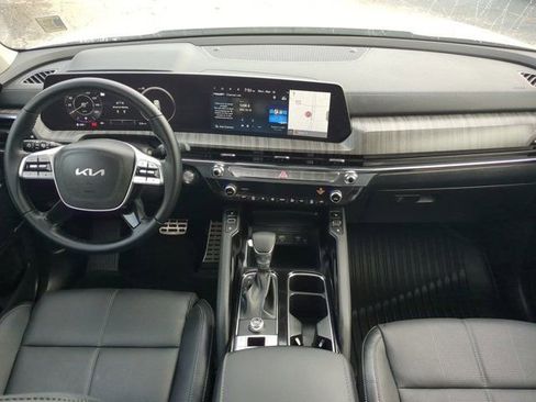 Used 2025 Kia Telluride SX w/ SX Captain's Chair Package image 14