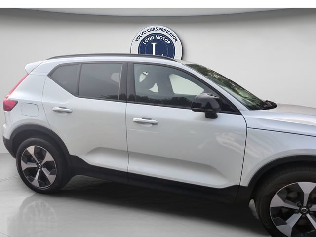 Certified 2024 Volvo XC40 B5 Plus w/ Protection Package Premier AWD/4WD image 10