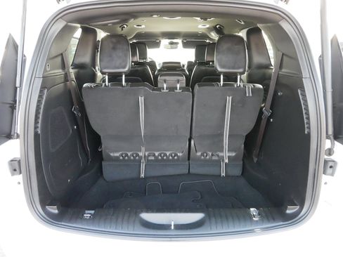 Used 2024 Chrysler Pacifica Touring-L w/ Uconnect Theater Family Group image 18